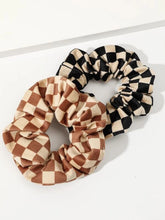 Load image into Gallery viewer, Checkered Print Scrunchies
